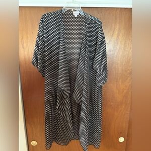 LuLaRoe Black  and White Print Kimono NWOT
